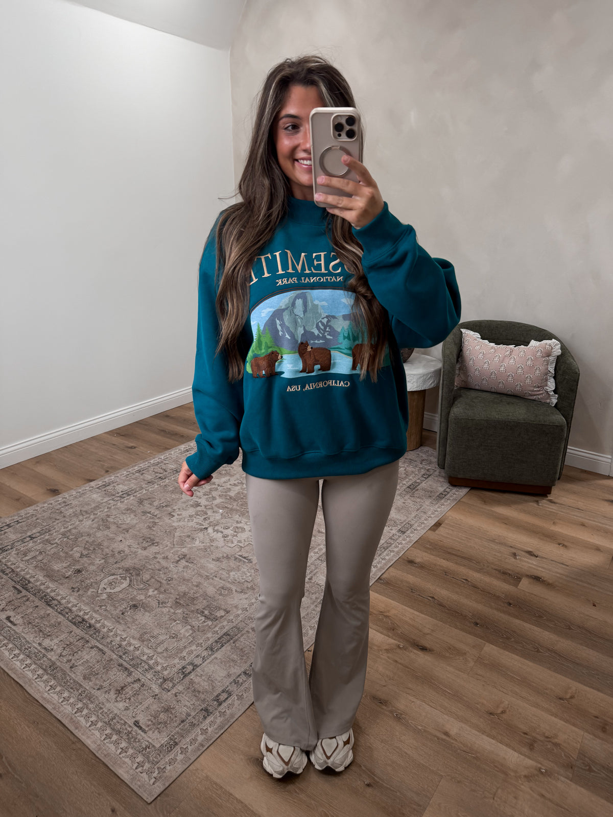 Yosemite Graphic Pullover - teal green