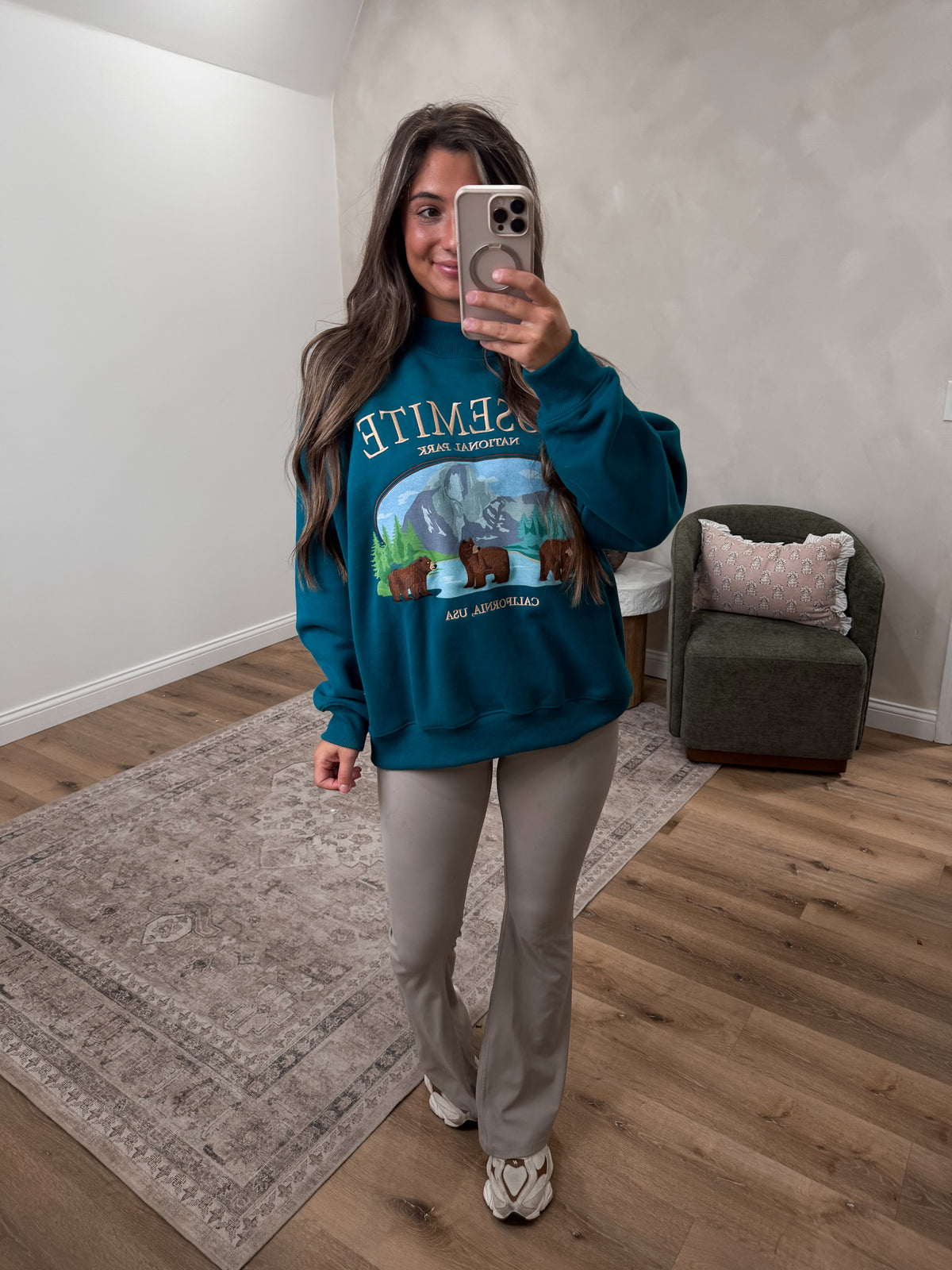 Yosemite Graphic Pullover - teal green