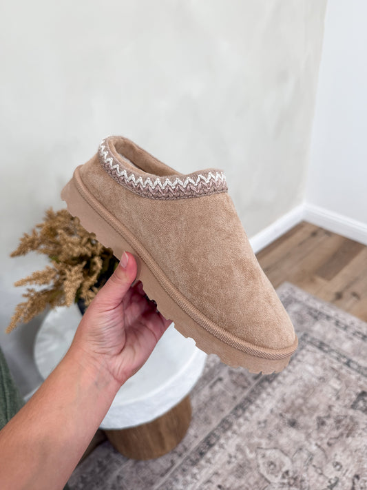 Comfort Ugg Style Slippers - sand suede