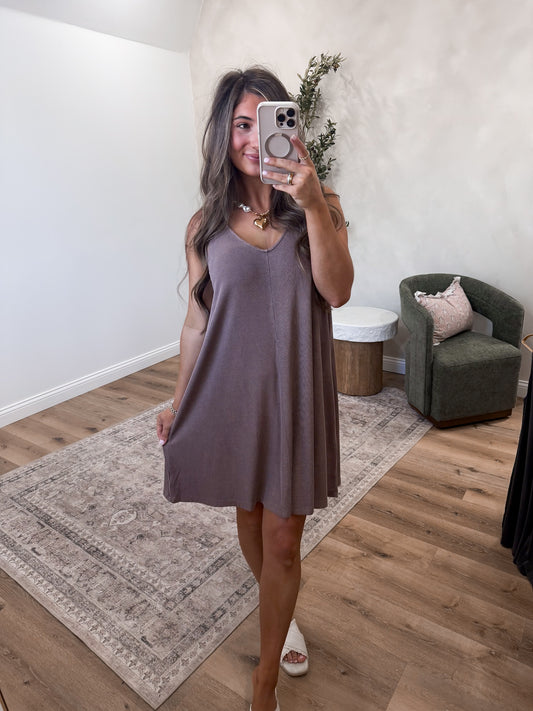 Cassidy Ribbed V Neck Dress - milk chocolate