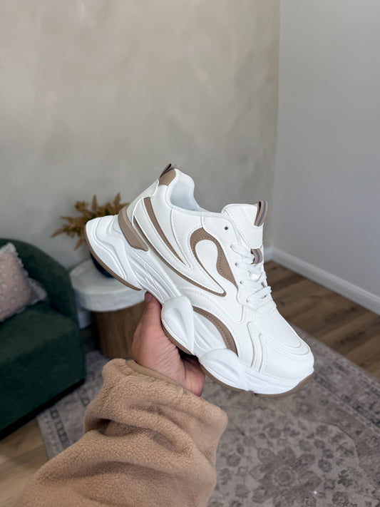 Baseline Casual Sneaker - white/tan