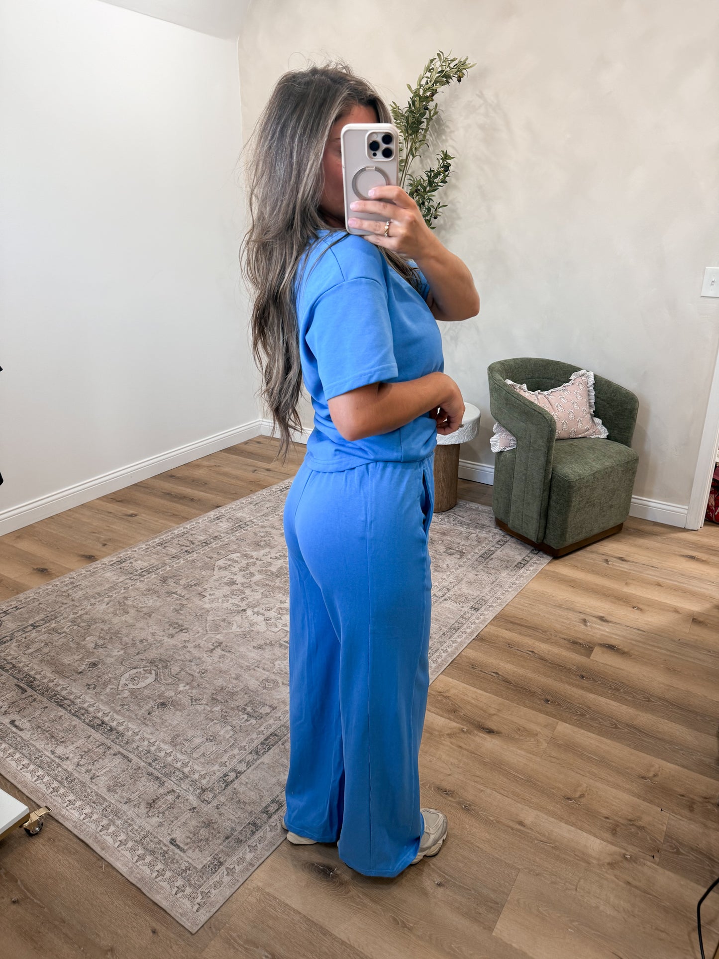 Effortless Elegance Set - poolside
