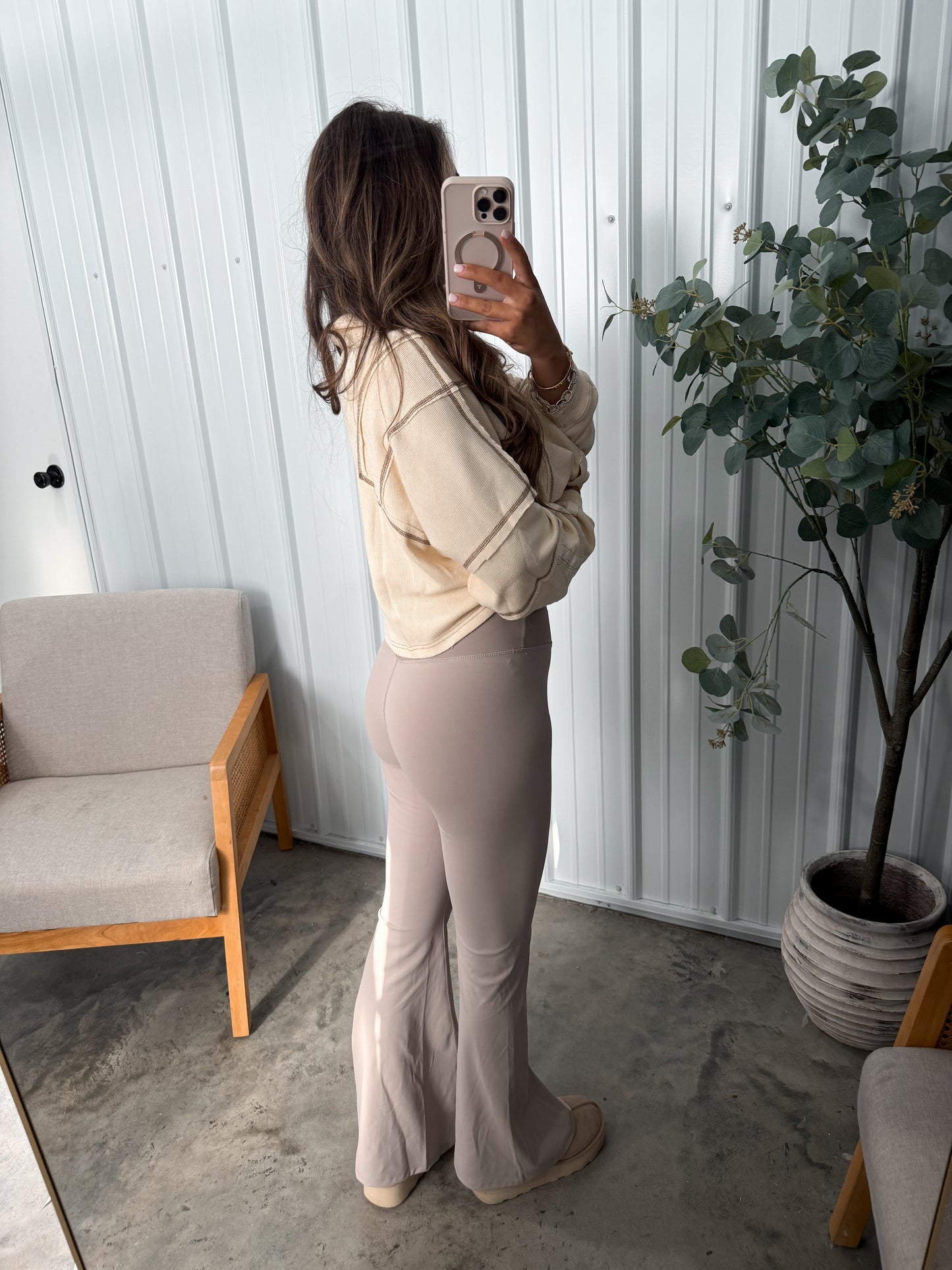 Butter Crossover Flare 2.0 - Taupe