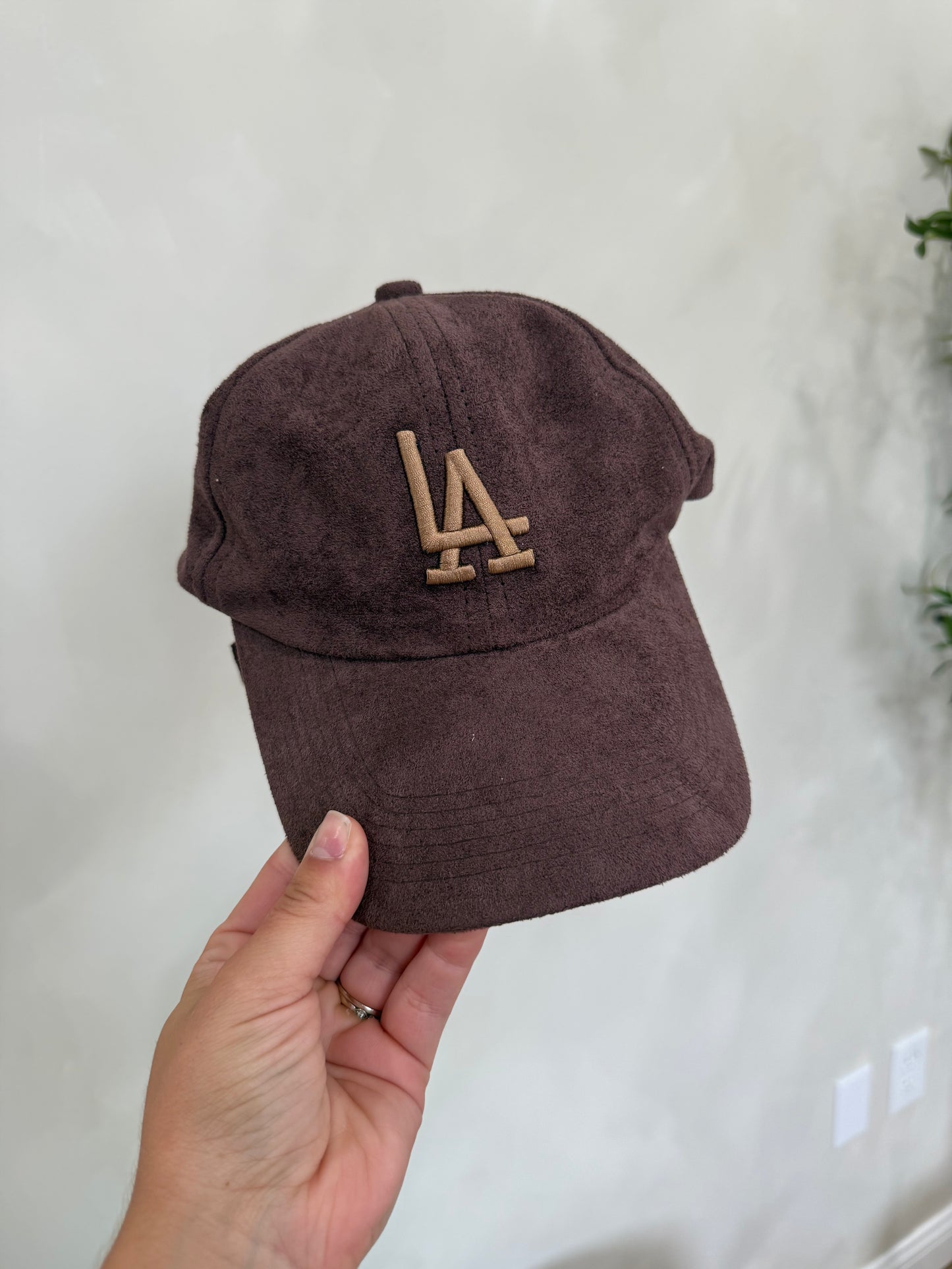 LA Suede Baseball Cap - brown