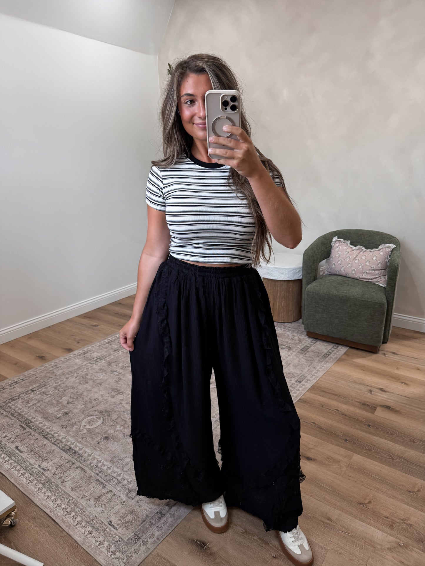 Annalise Lace Ruffle Pants - black