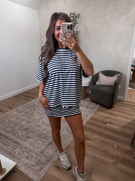 The Angelica Striped Oversized Tee & Skort Set - navy/white