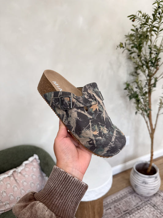 Hideaway Camo Clogs