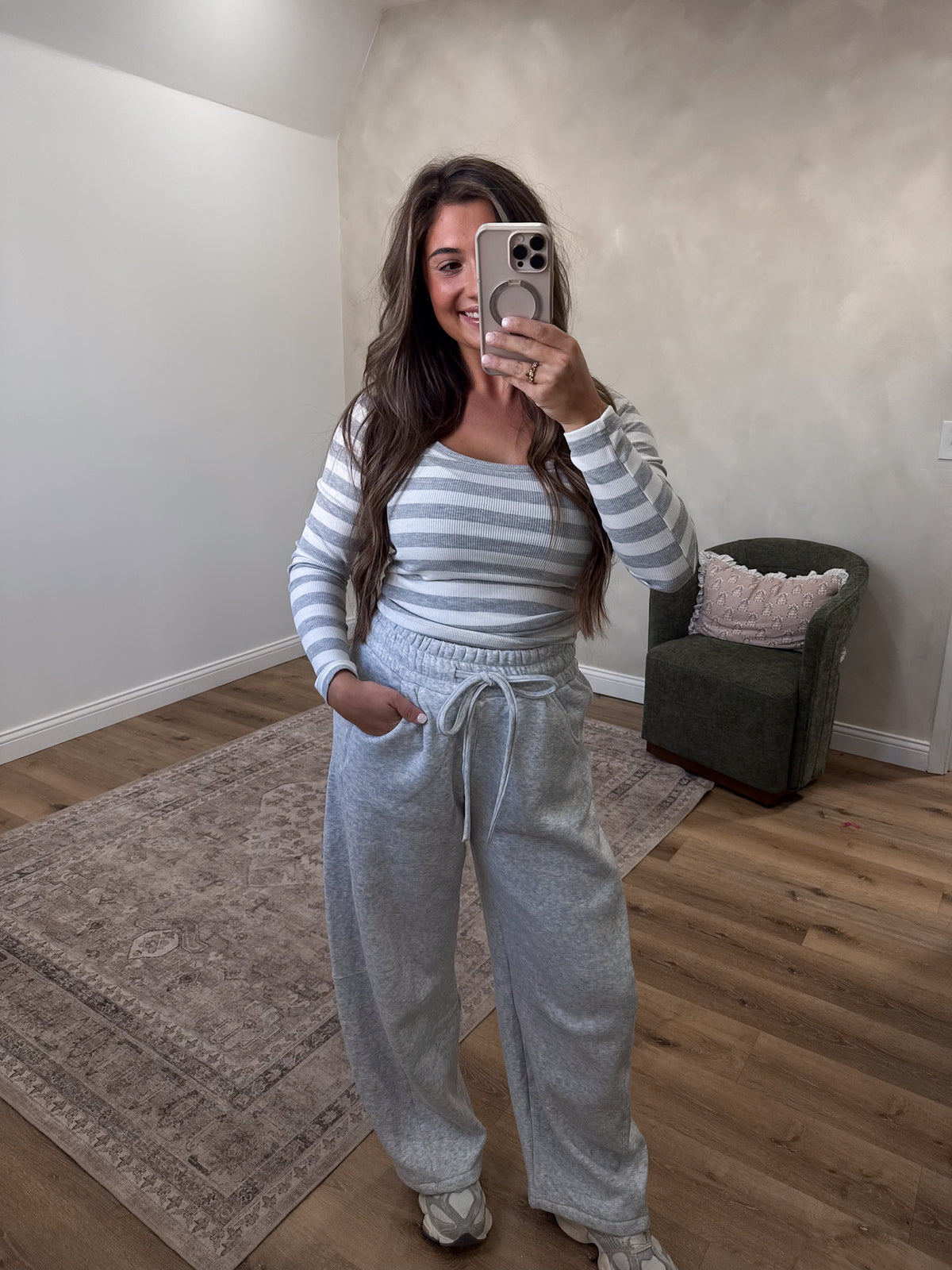 In Comfort Striped Scoop Neck Top - grey/soft white