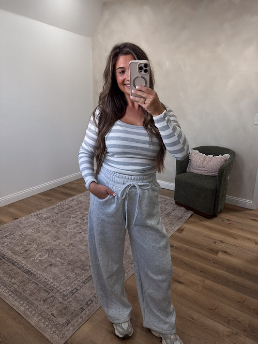 In Comfort Striped Scoop Neck Top - grey/soft white
