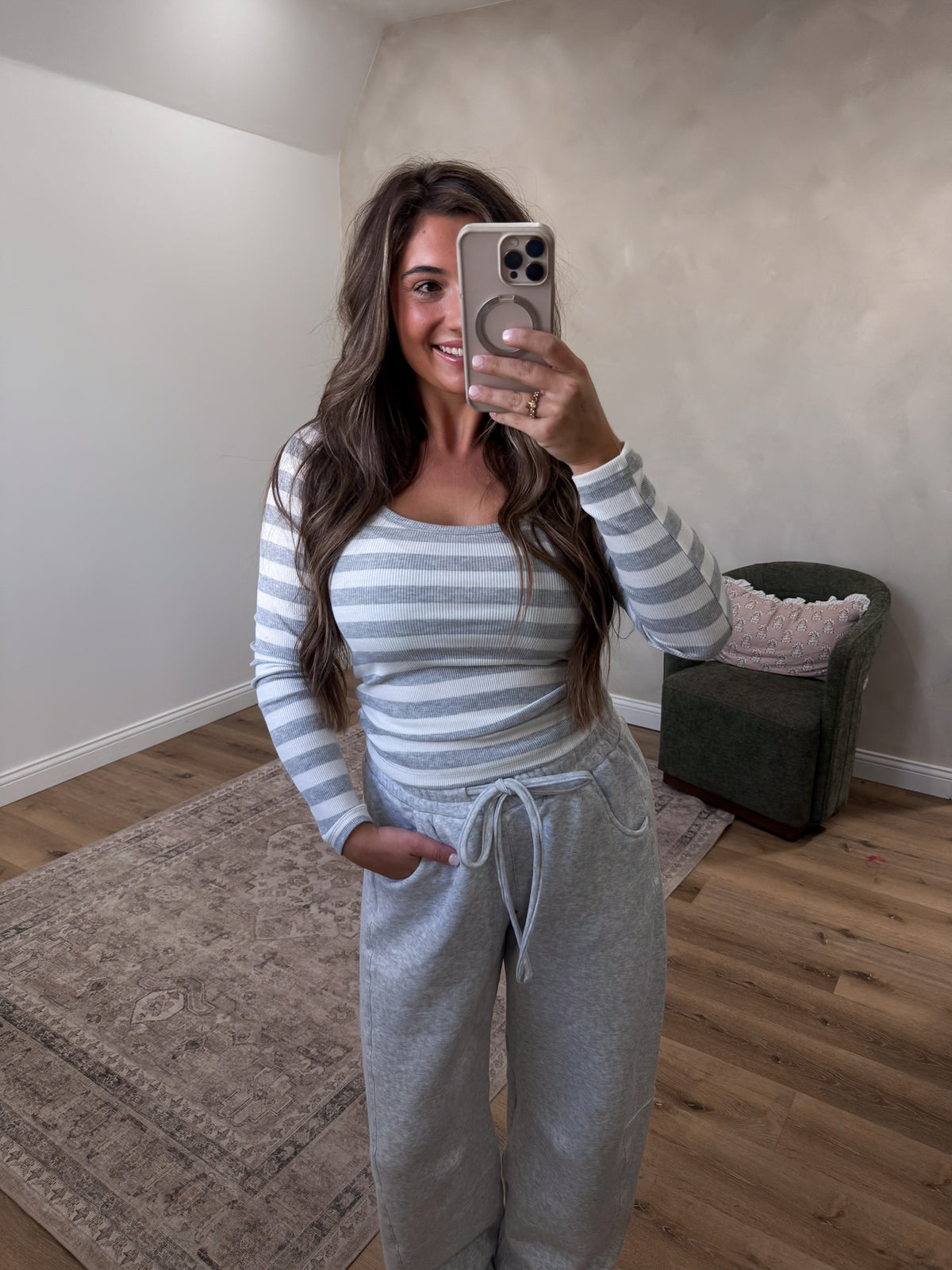 In Comfort Striped Scoop Neck Top - grey/soft white