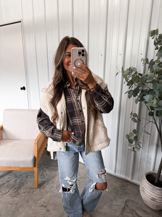 Side Tie Cozy Vest- Cream